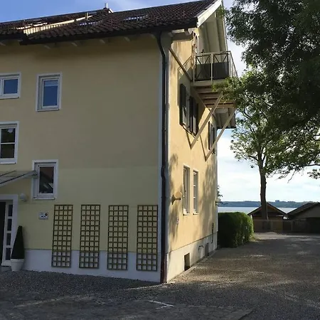 Mit Seezugang Am Worthsee